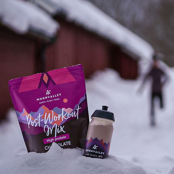 Vegan pre workout choclate - Emelie Forsberg prefer to drink warm vegan post workout after her training session